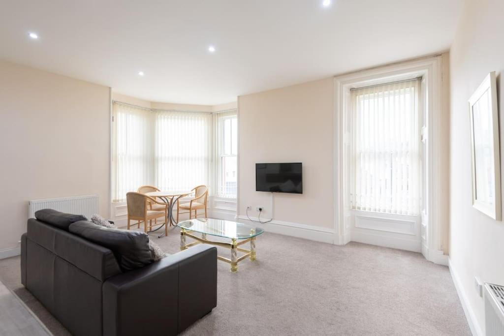 Castlebank House Flats, ดิงวอลล์ ภายนอก รูปภาพ