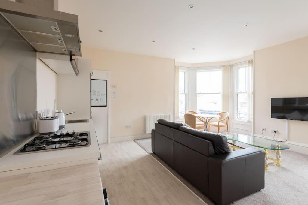 Castlebank House Flats, ดิงวอลล์ ภายนอก รูปภาพ