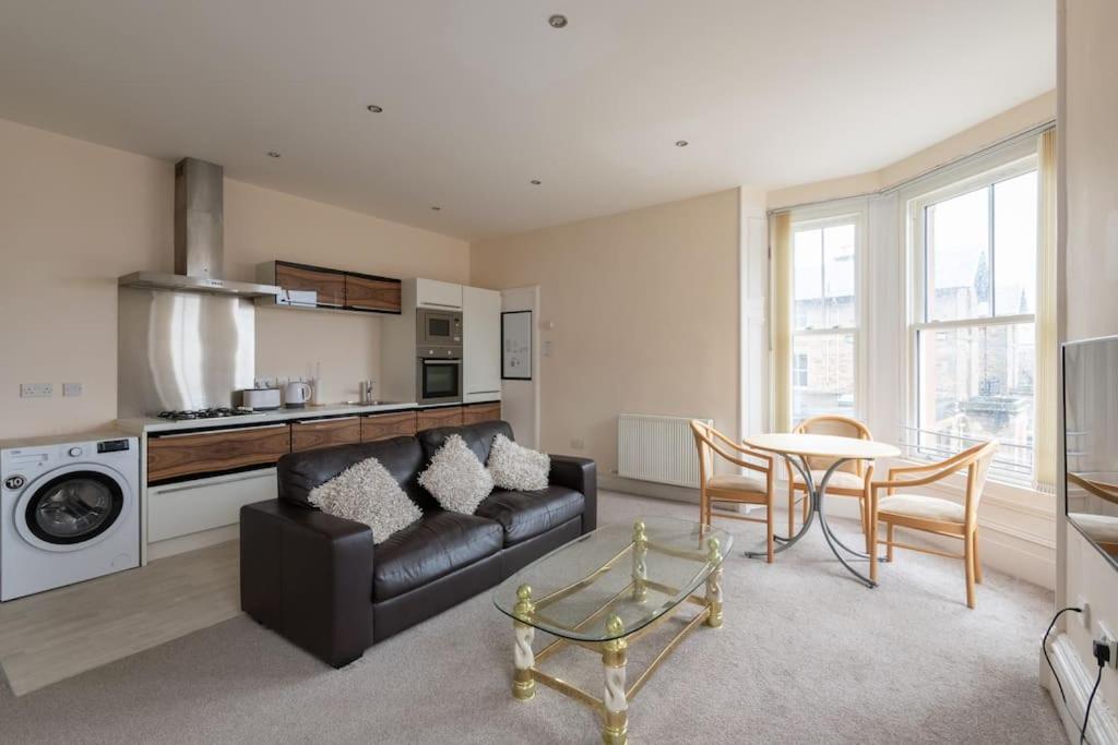 Castlebank House Flats, ดิงวอลล์ ภายนอก รูปภาพ